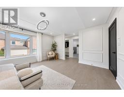 4 Simmons Crescent, Aurora, ON L4G6B4 Photo 23