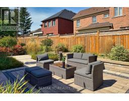 4 Simmons Crescent, Aurora, ON L4G6B4 Photo 35