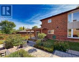 4 Simmons Crescent, Aurora, ON L4G6B4 Photo 36