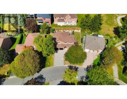 4 Simmons Crescent, Aurora, ON L4G6B4 Photo 39