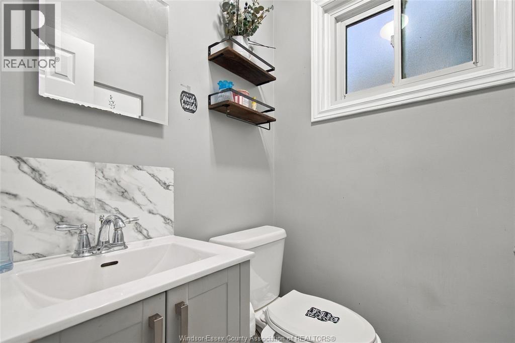 2547 RIVARD AVENUE - 28