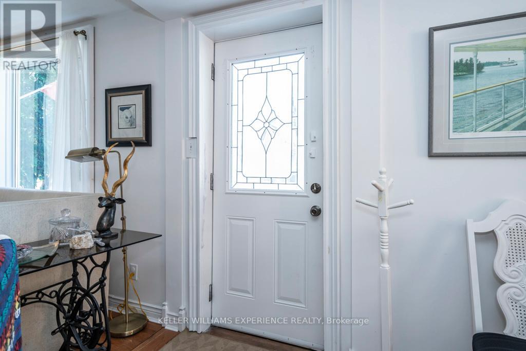 639 DOMINION AVENUE - 4