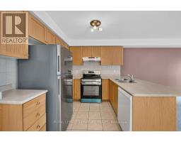 19 Mossgrove Crescent, Brampton, ON L7A3E6 Photo 10