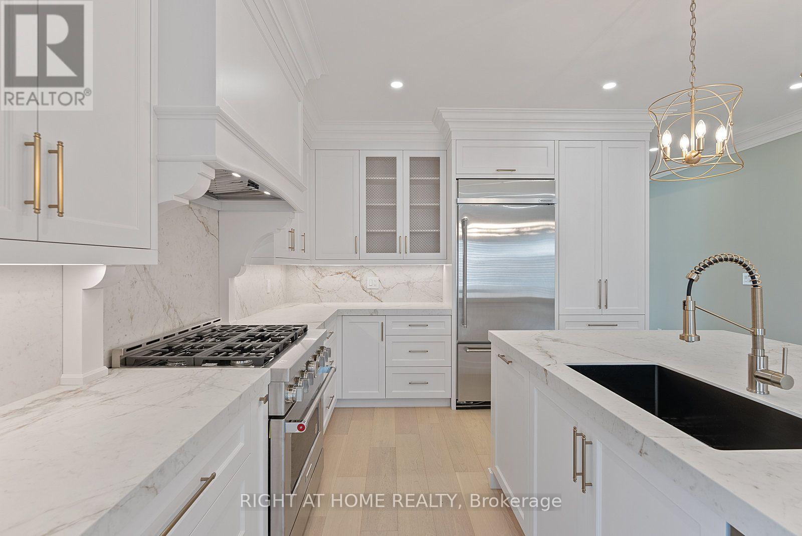 10 RIVERWOOD TERRACE, Caledon (Bolton East) — photo 6
