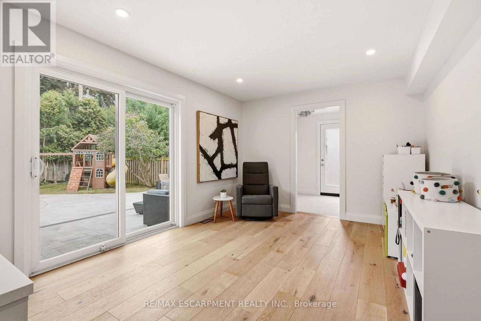 3368 GUILDWOOD DRIVE - 23