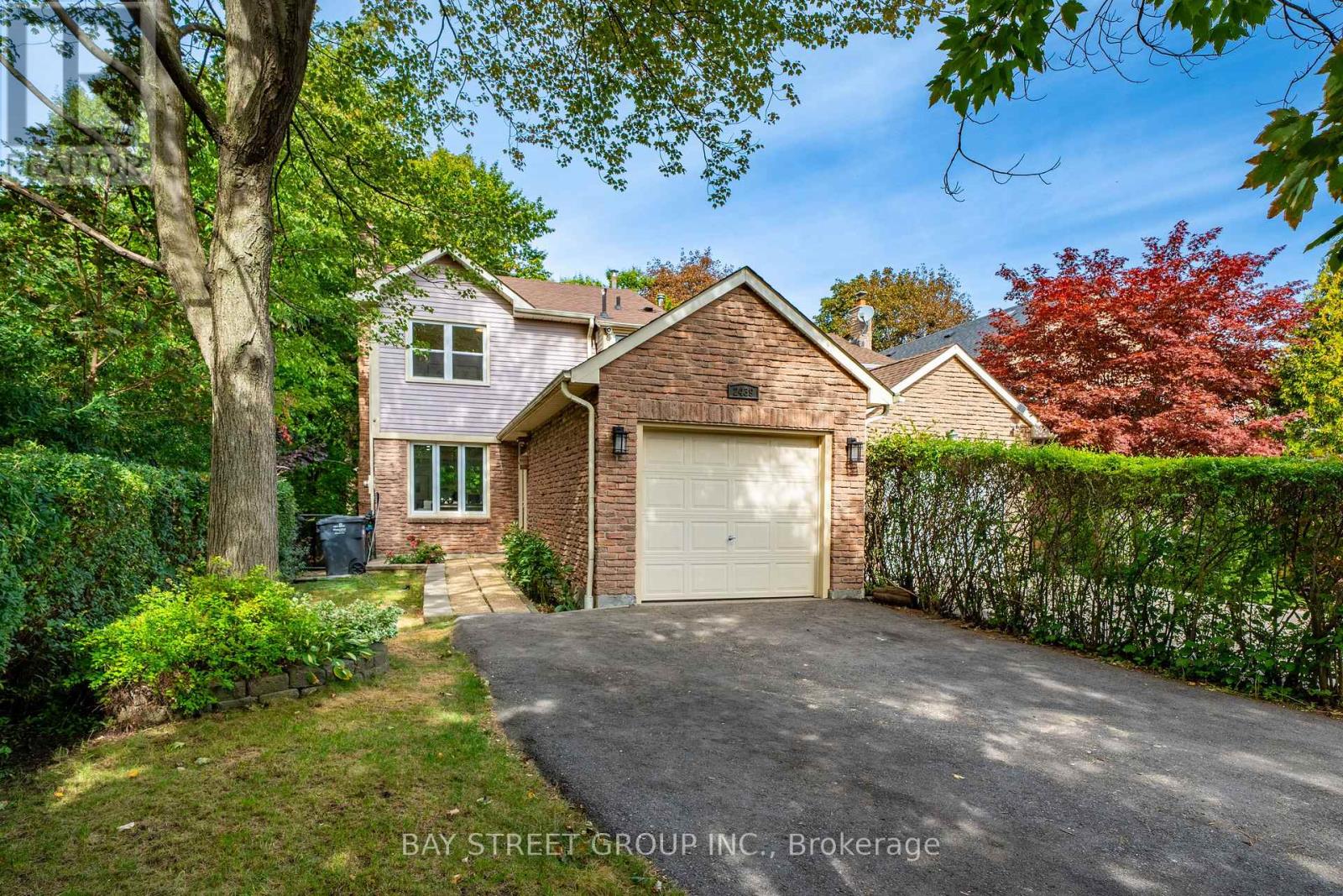 2439 MUSKET COURT, Mississauga (Erin Mills)