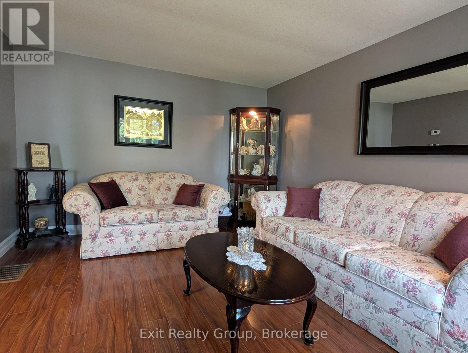 120 PROSPECT HILL - 4
