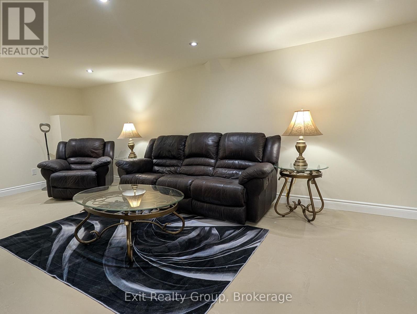 120 PROSPECT HILL - Image 25