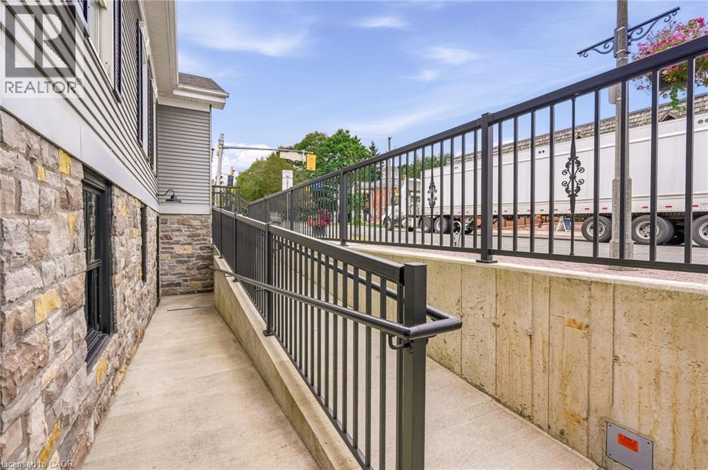 326 WILSON Street E Unit# Room 4, Ancaster — photo 8