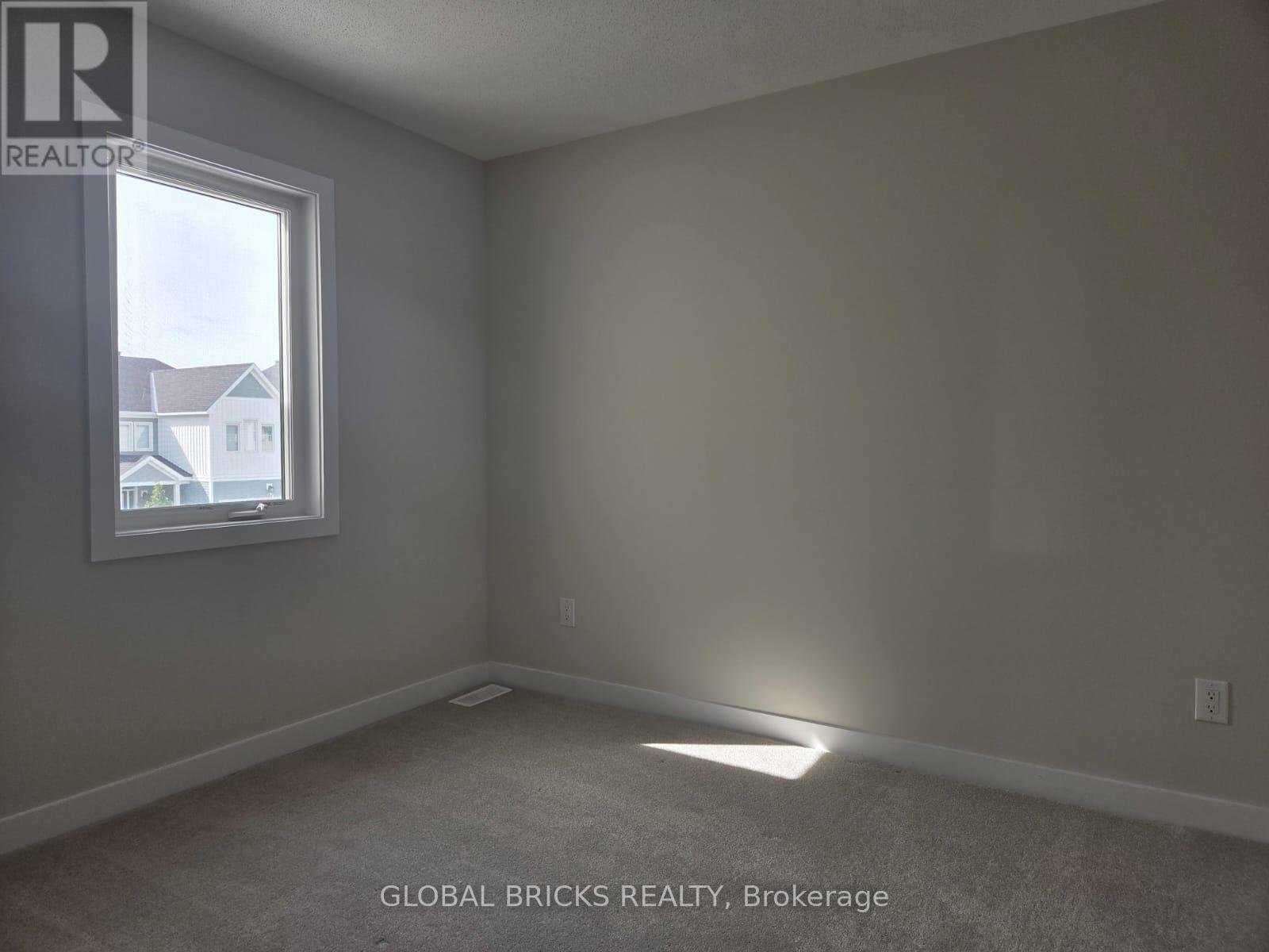 524 OLDENBURG AVENUE, Ottawa — photo 6