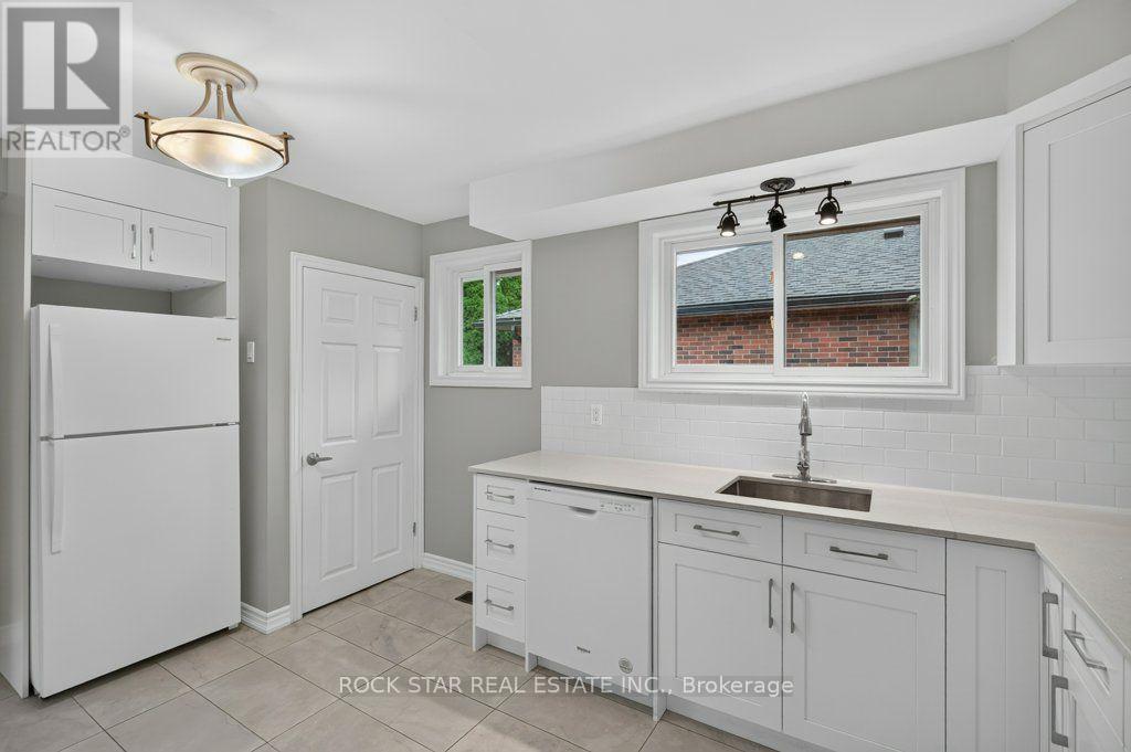 40 CLARENDON AVENUE, Hamilton (Balfour) — photo 9