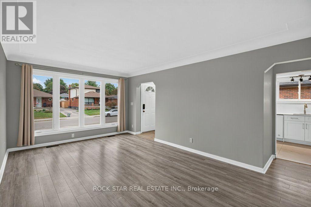 40 CLARENDON AVENUE, Hamilton (Balfour) — photo 4