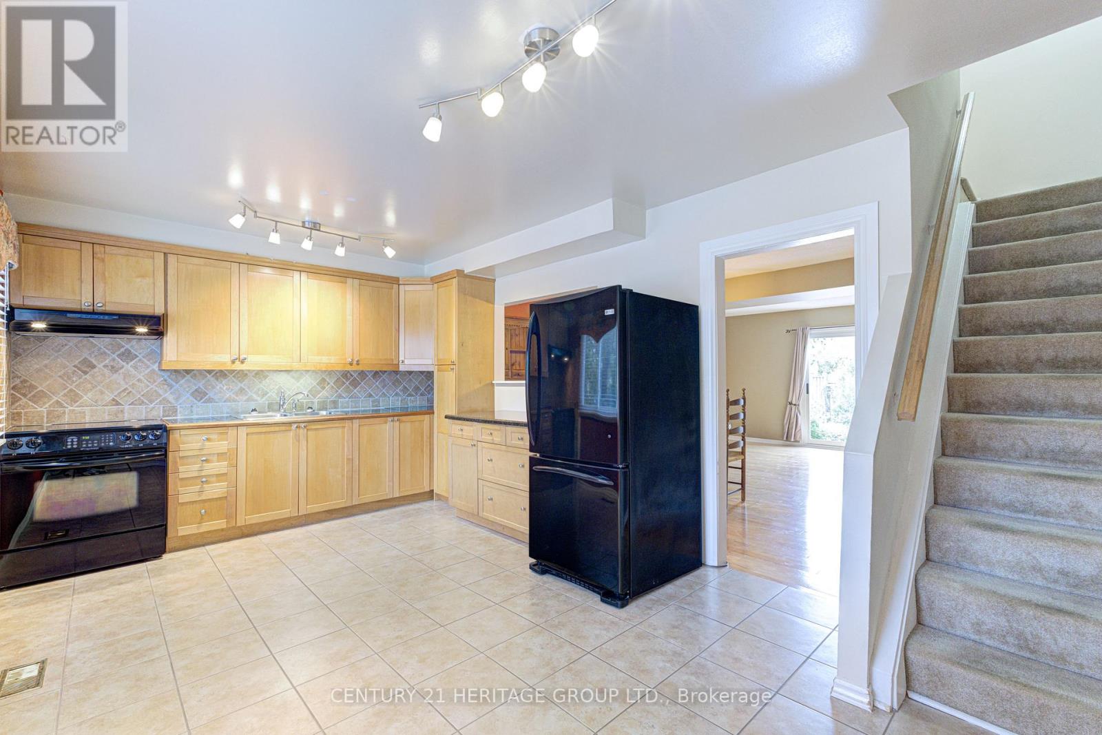 #73 145 RICE AVENUE - 14