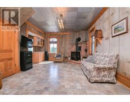 Bedroom 2 - 638394 Prince Of Wales Road, Mulmur, ON L9V0C6 Photo 10