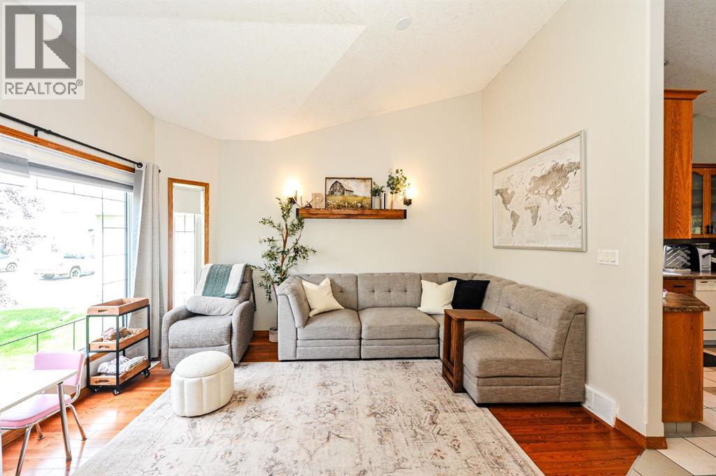 Listing photo – 5005 58 Street, Daysland