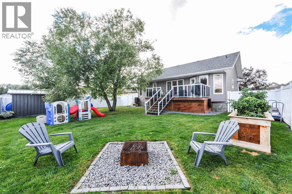 Listing photo – 5005 58 Street, Daysland