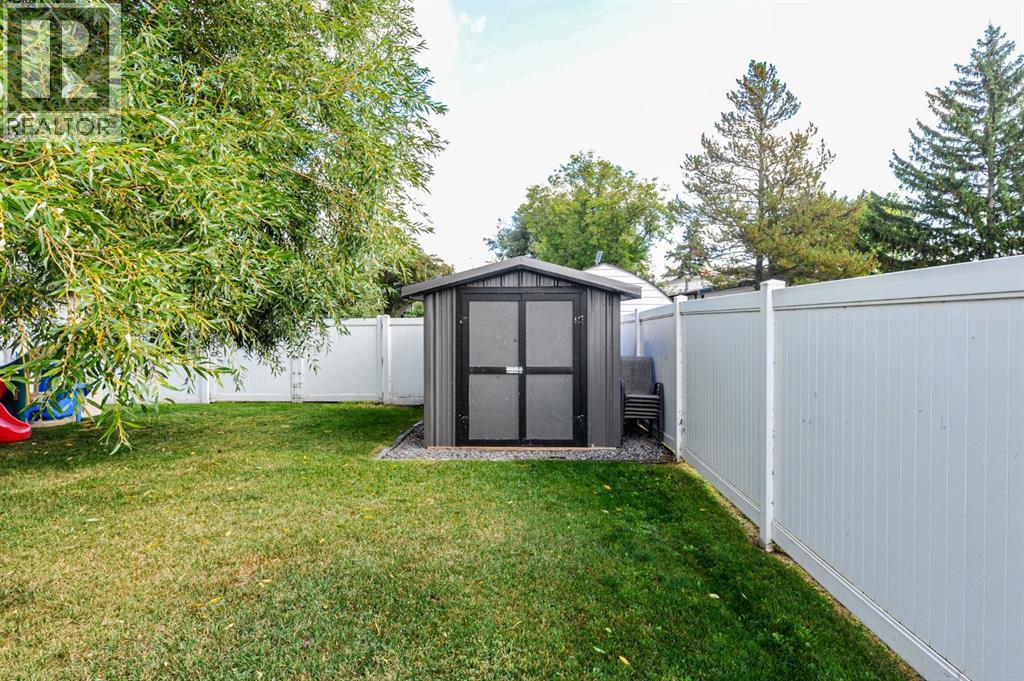 Listing photo – 5005 58 Street, Daysland