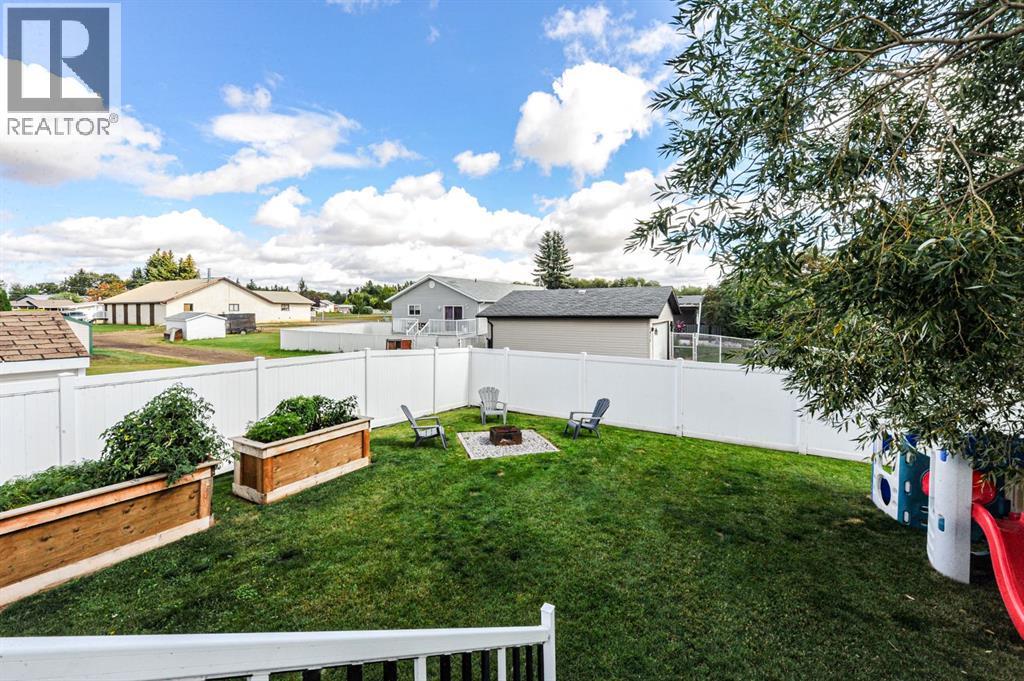 Listing photo – 5005 58 Street, Daysland