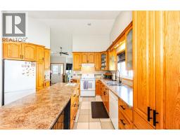 Family room - 5005 58 Street, Daysland, AB T0B1A0 Photo 9
