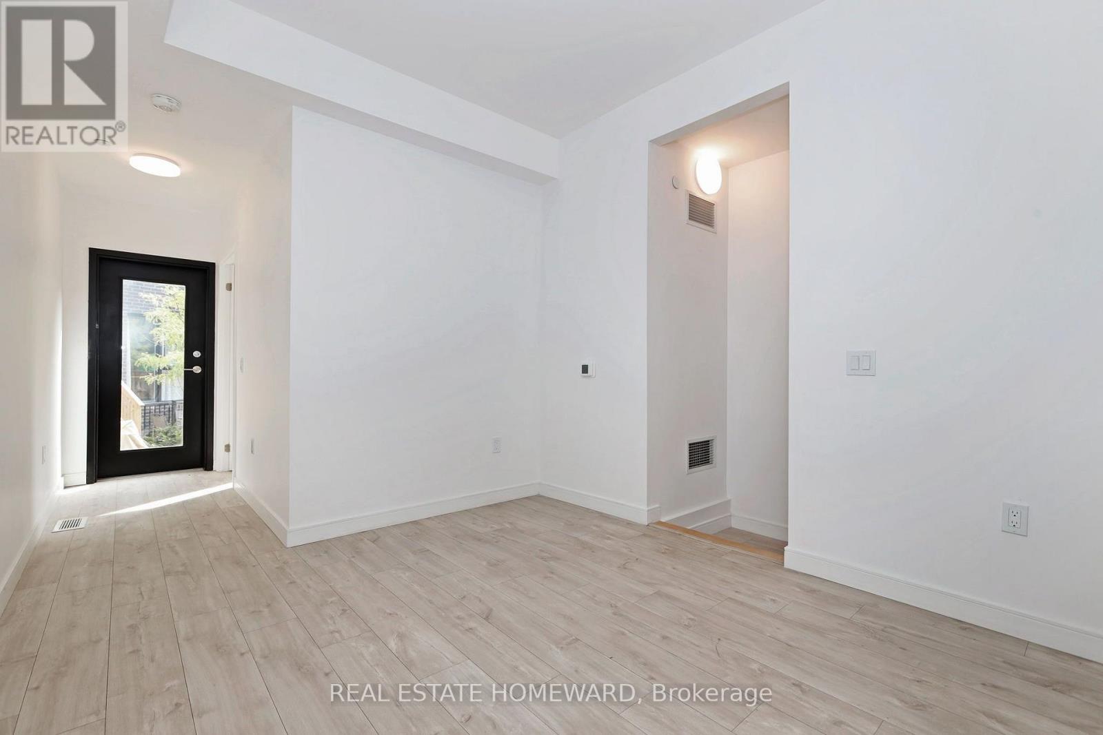 #16 178 CLONMORE DRIVE - 9