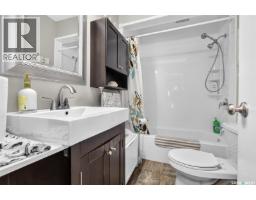 Bedroom - 1225 Grafton Avenue, Moose Jaw, SK S6H3S7 Photo 11