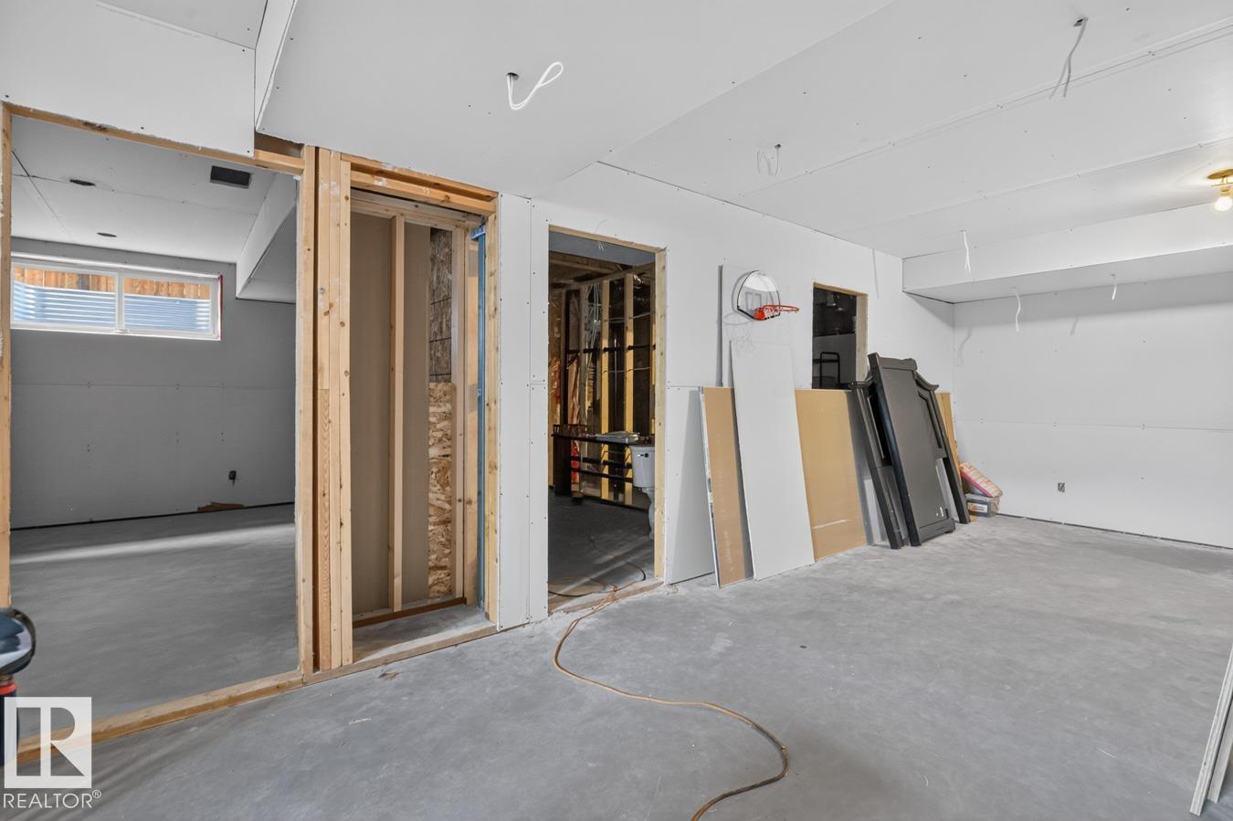 84 ALDRIDGE CR - Image 44