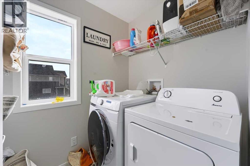 10 Lucas Close NW - photo 32