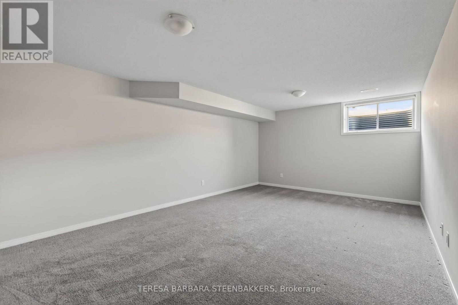 674 TALIESIN CRESCENT N - Image 17