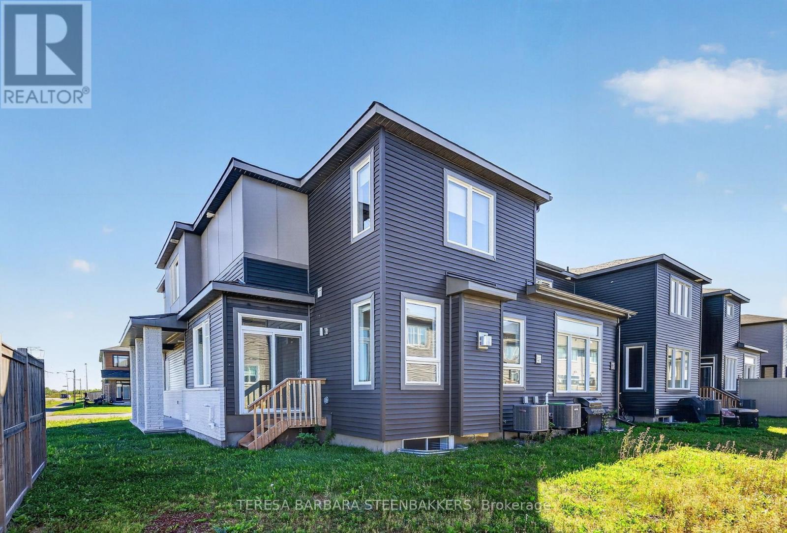 674 TALIESIN CRESCENT N - Image 19
