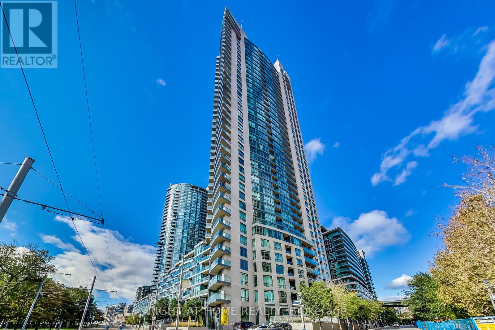 Photo of 215 Fort York Boulevard