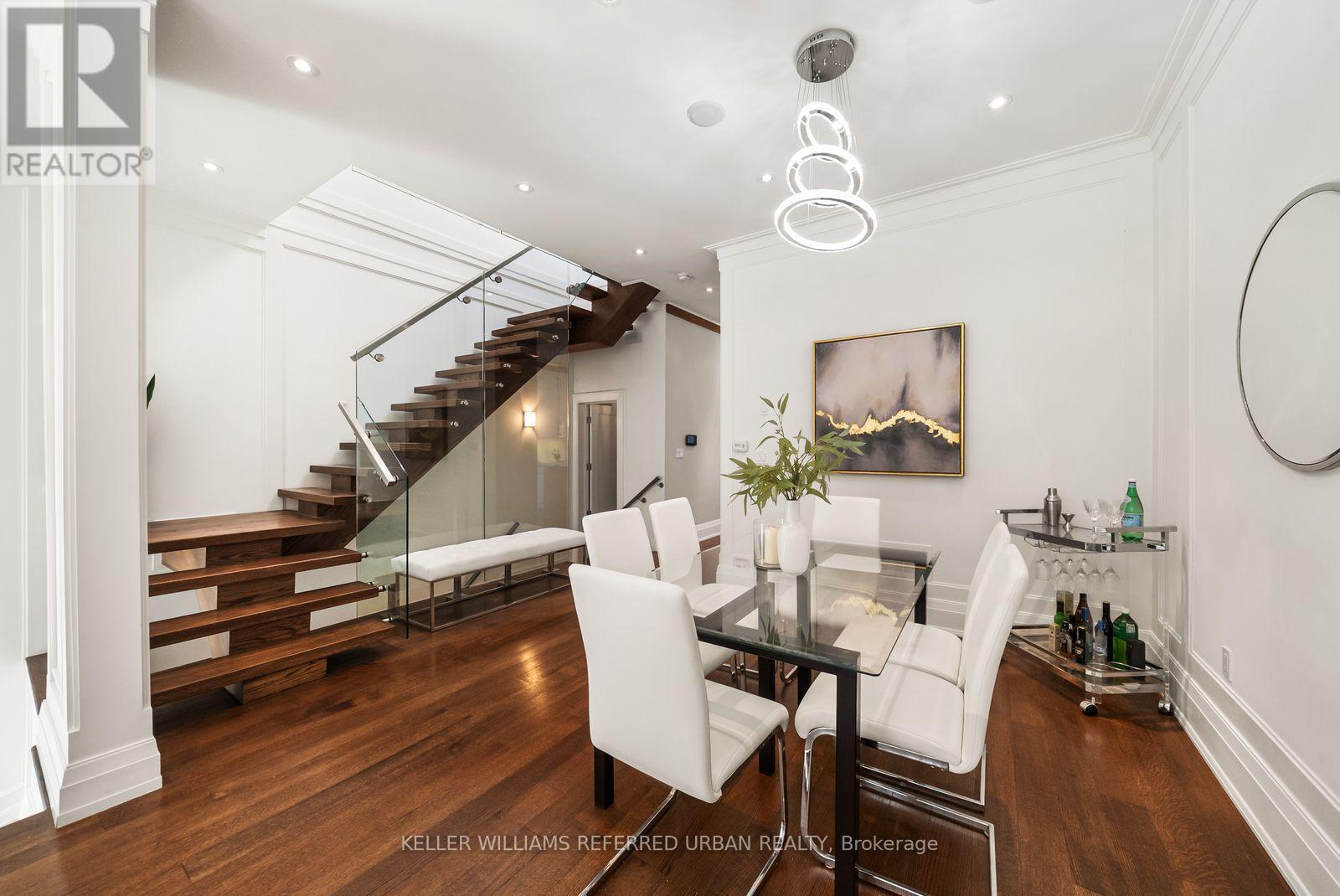 Photo of 32 CRANBROOKE AVENUE