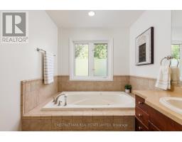 36 Camberwell Road, Toronto, ON M6C3E8 Photo 25