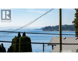 5273 Little Lane, Sechelt, BC V7Z0G7 Photo 9