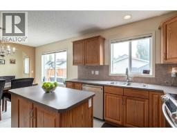 880 Prestwick Circle Se, Calgary, AB T2Z4E4 Photo 12