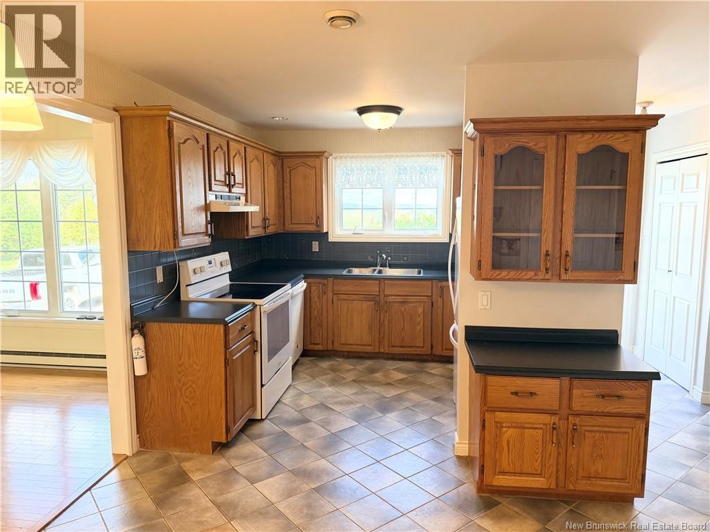12 Meredith Drive - Image 30