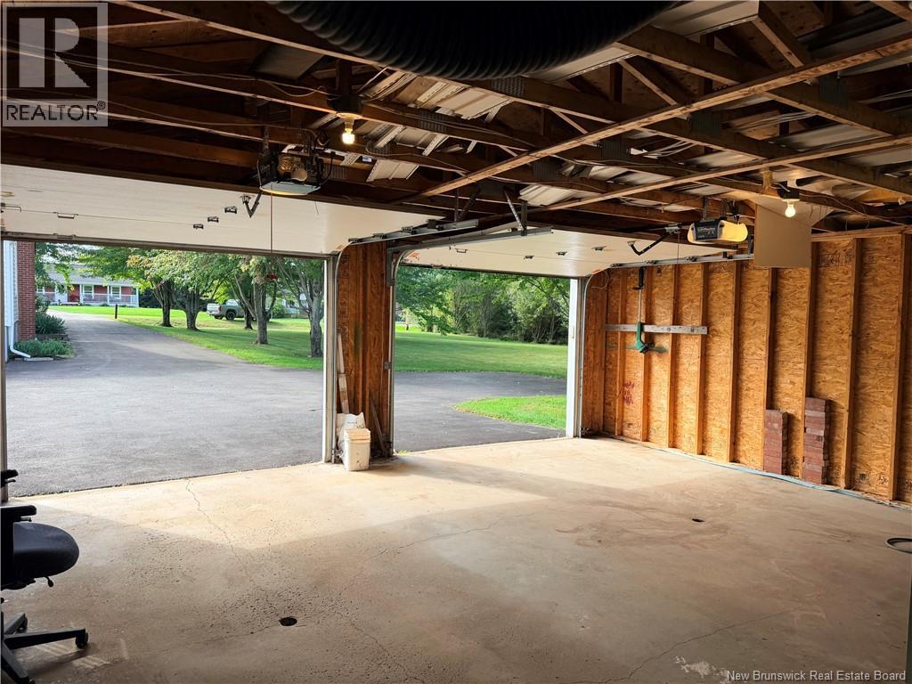 12 Meredith Drive - Image 25