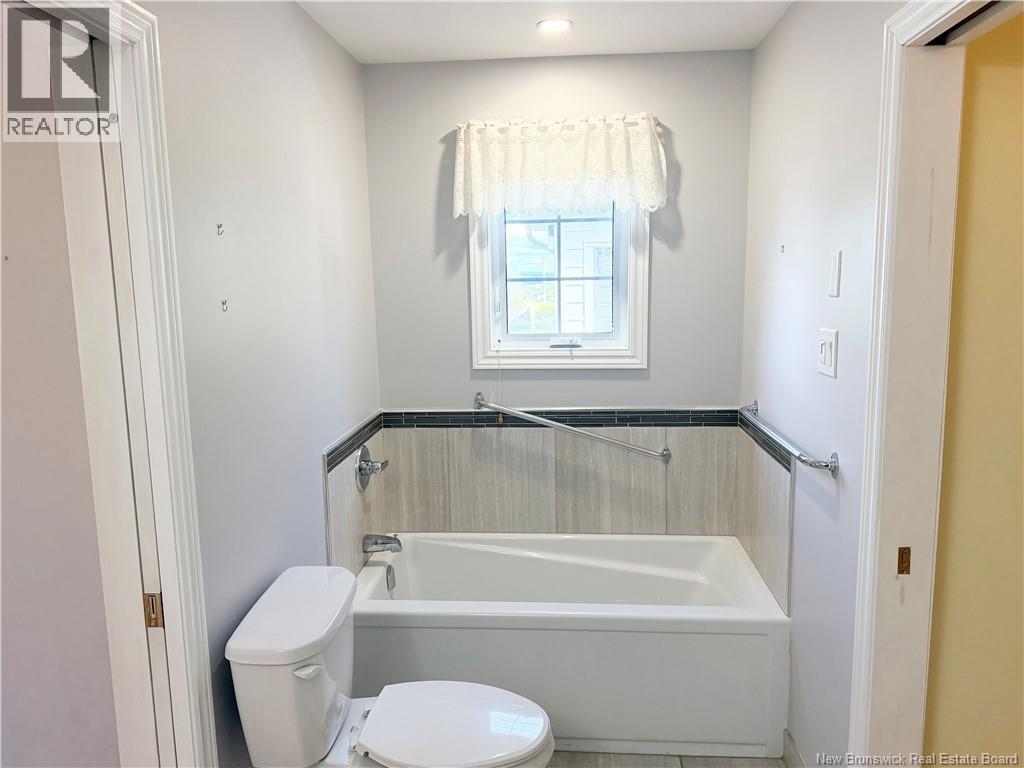 12 Meredith Drive - Image 34