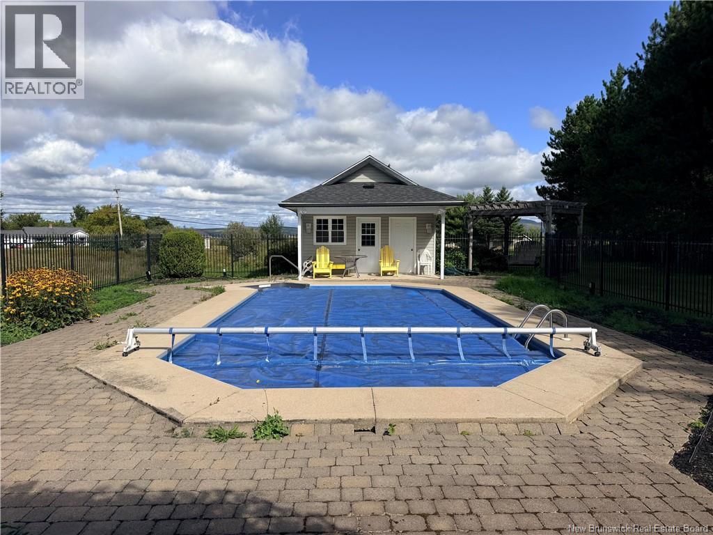 12 Meredith Drive - 14