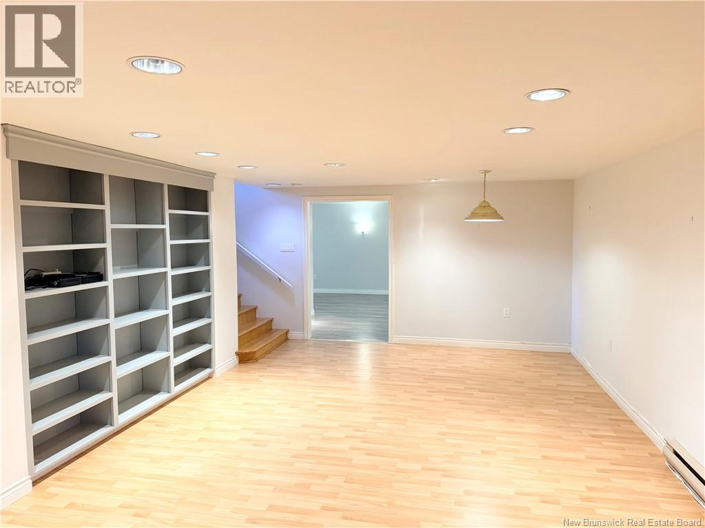 12 Meredith Drive - Image 40