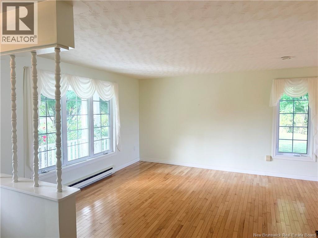 12 Meredith Drive - Image 32
