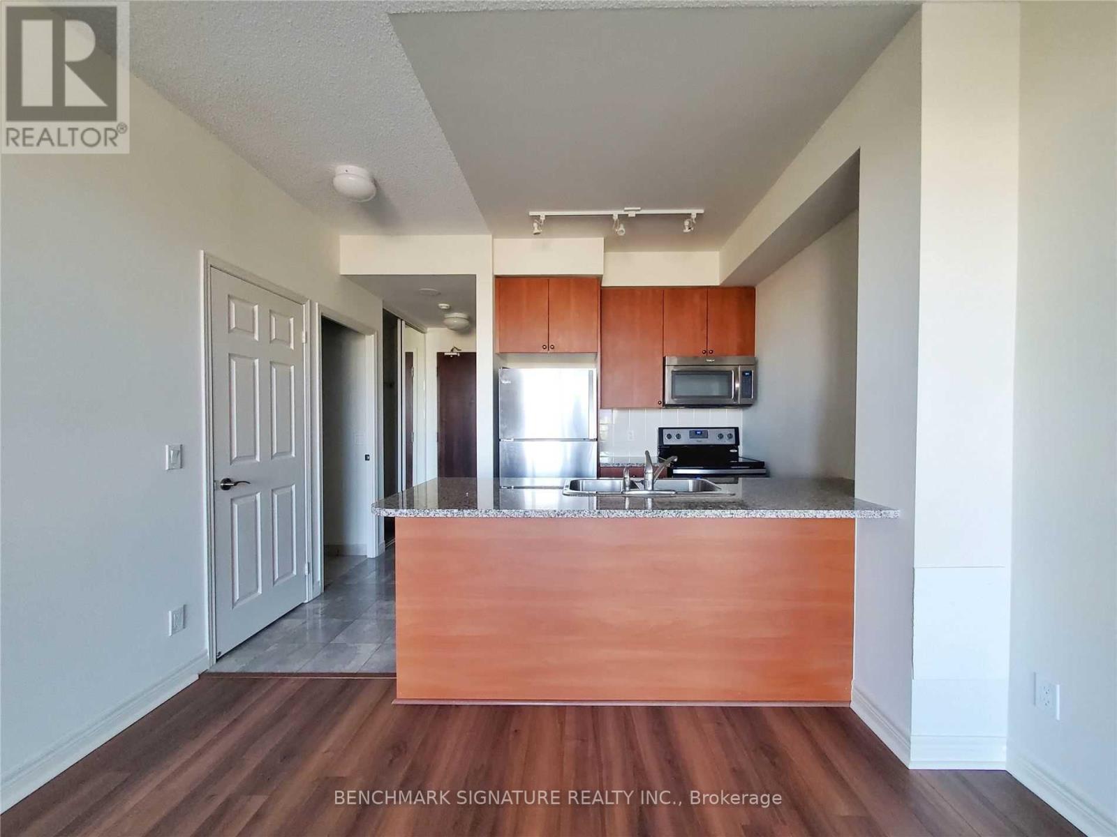 Photo of 217 - 339 RATHBURN ROAD W