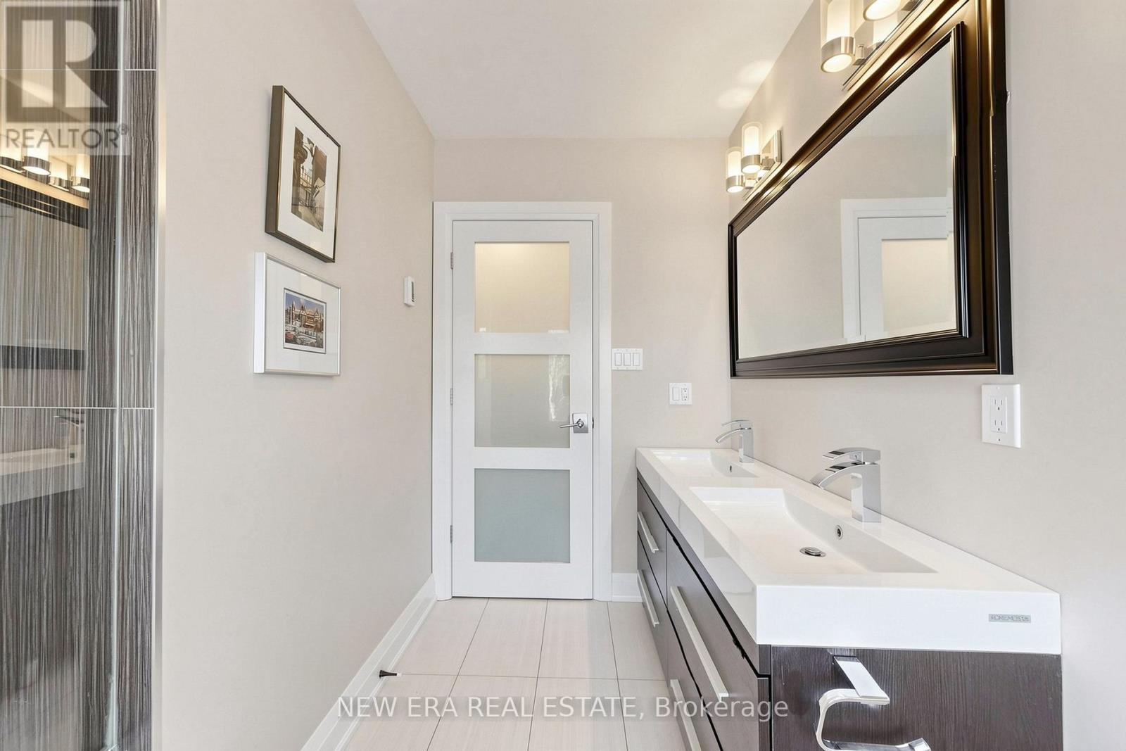 1423 BUNSDEN AVENUE - Image 33
