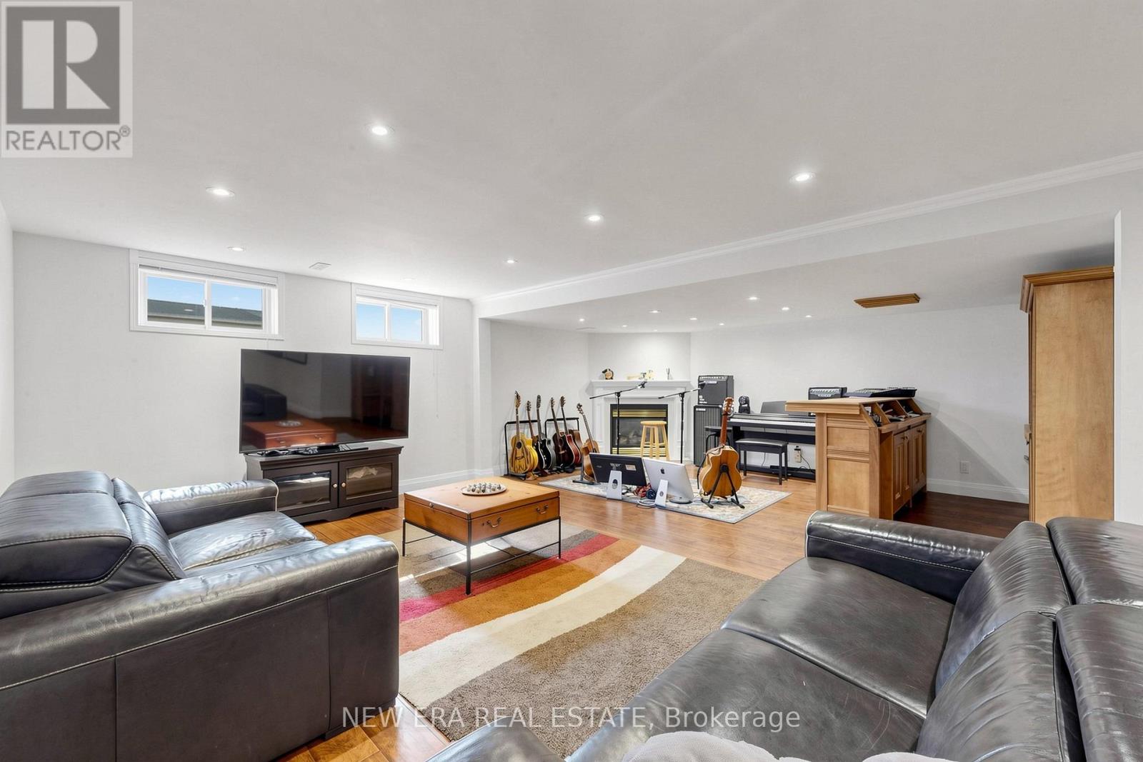1423 BUNSDEN AVENUE - Image 36