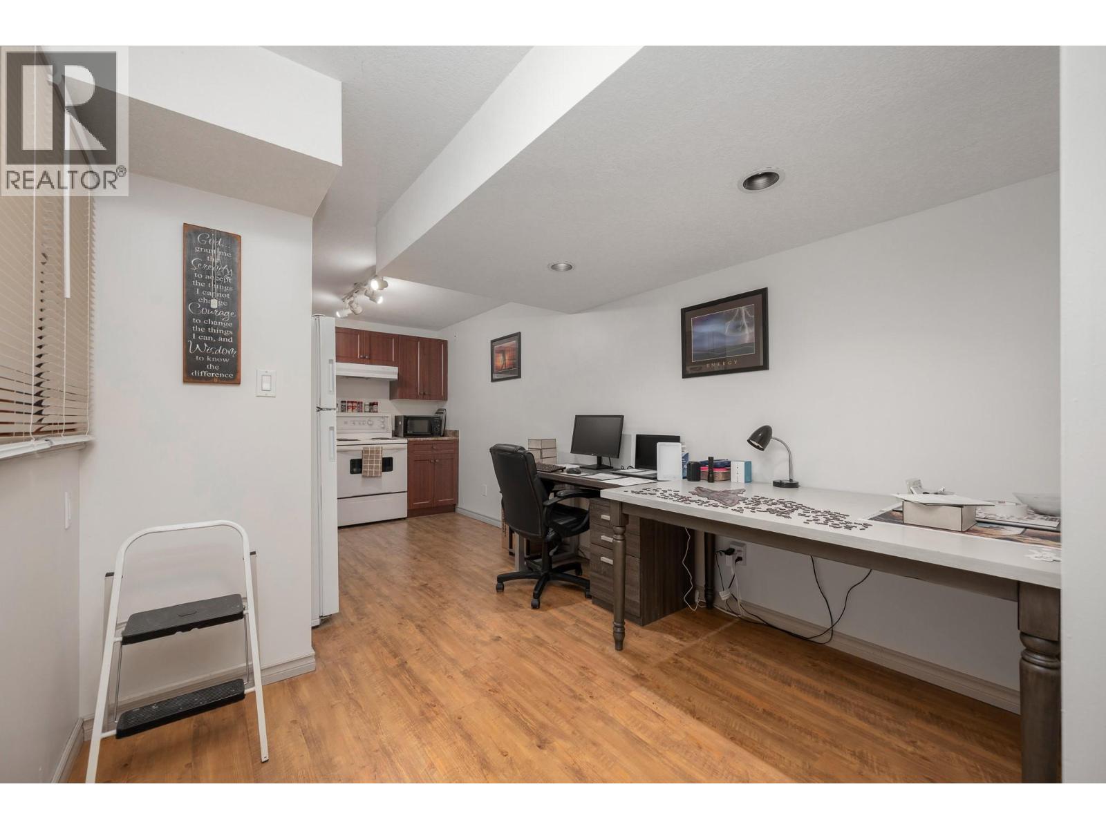 1604 39A Avenue - 30