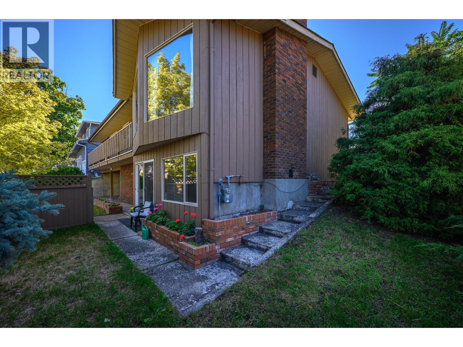 1604 39A Avenue - 38