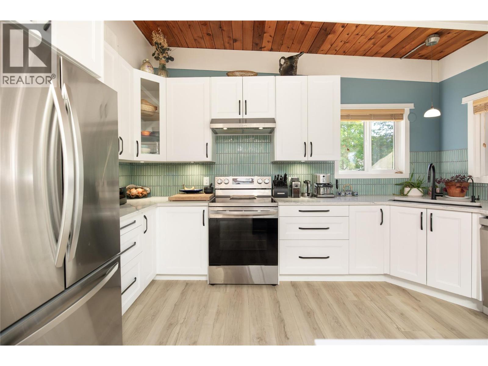 2475 Dunsmuir Road, Kelowna