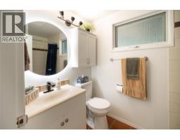 2475 Dunsmuir Road, Kelowna, BC V1W2V2 Photo 12