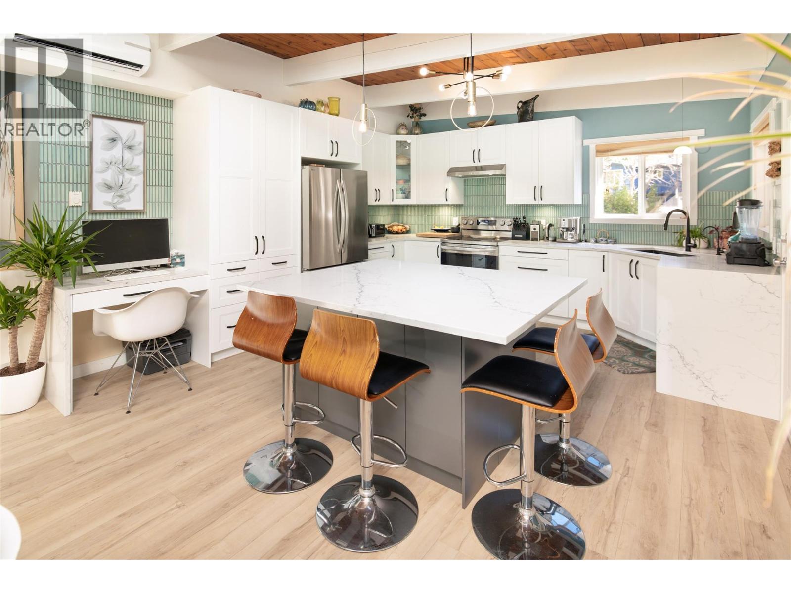2475 Dunsmuir Road, Kelowna
