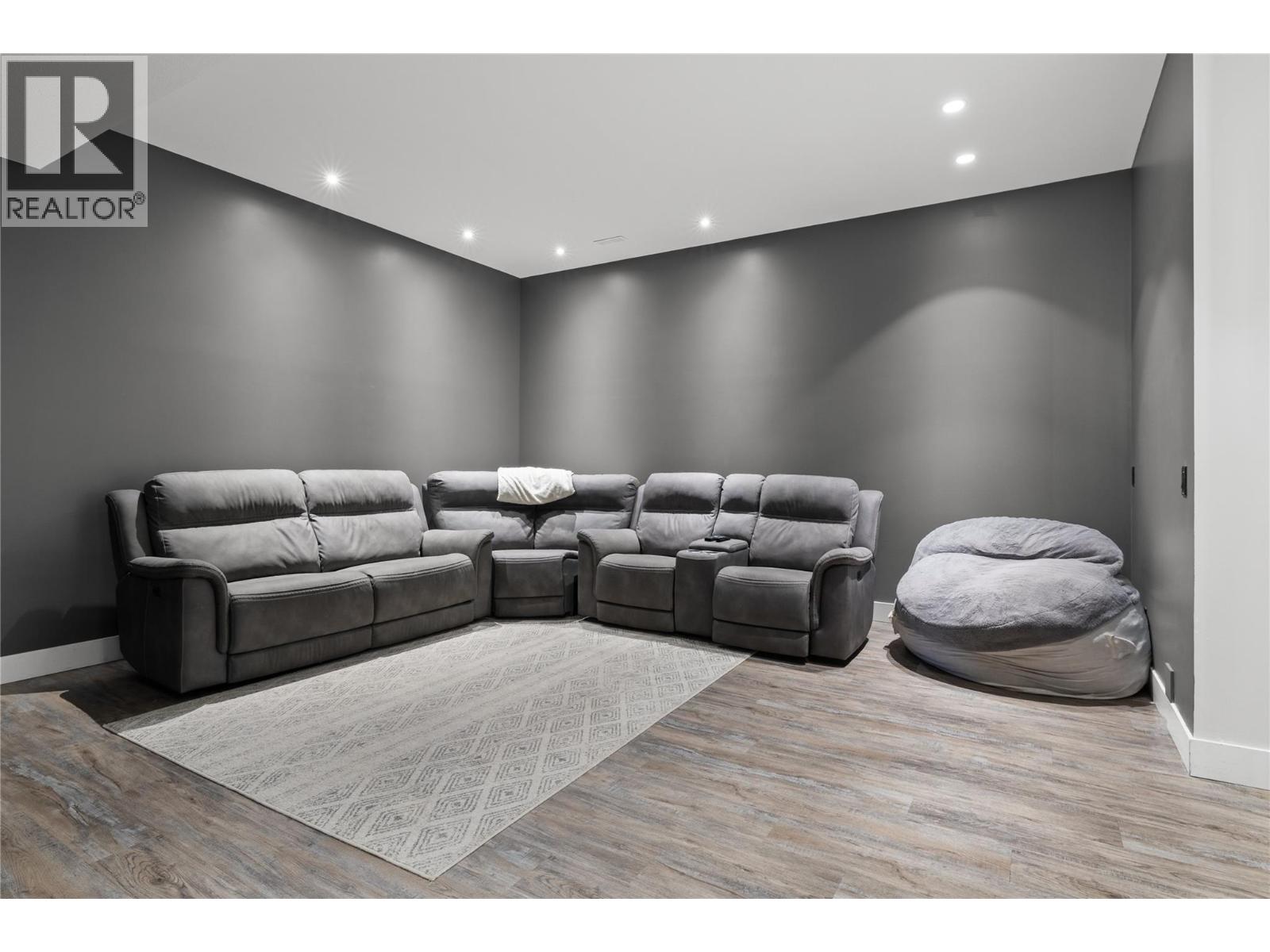  876 Boynton Place, Kelowna