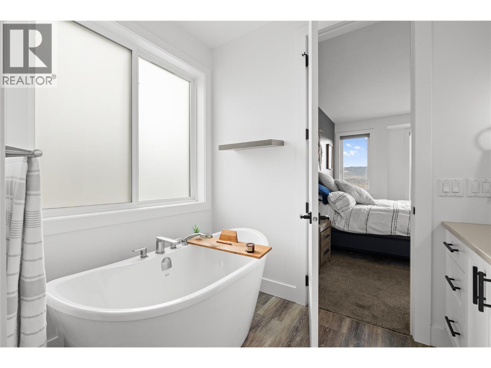  876 Boynton Place, Kelowna